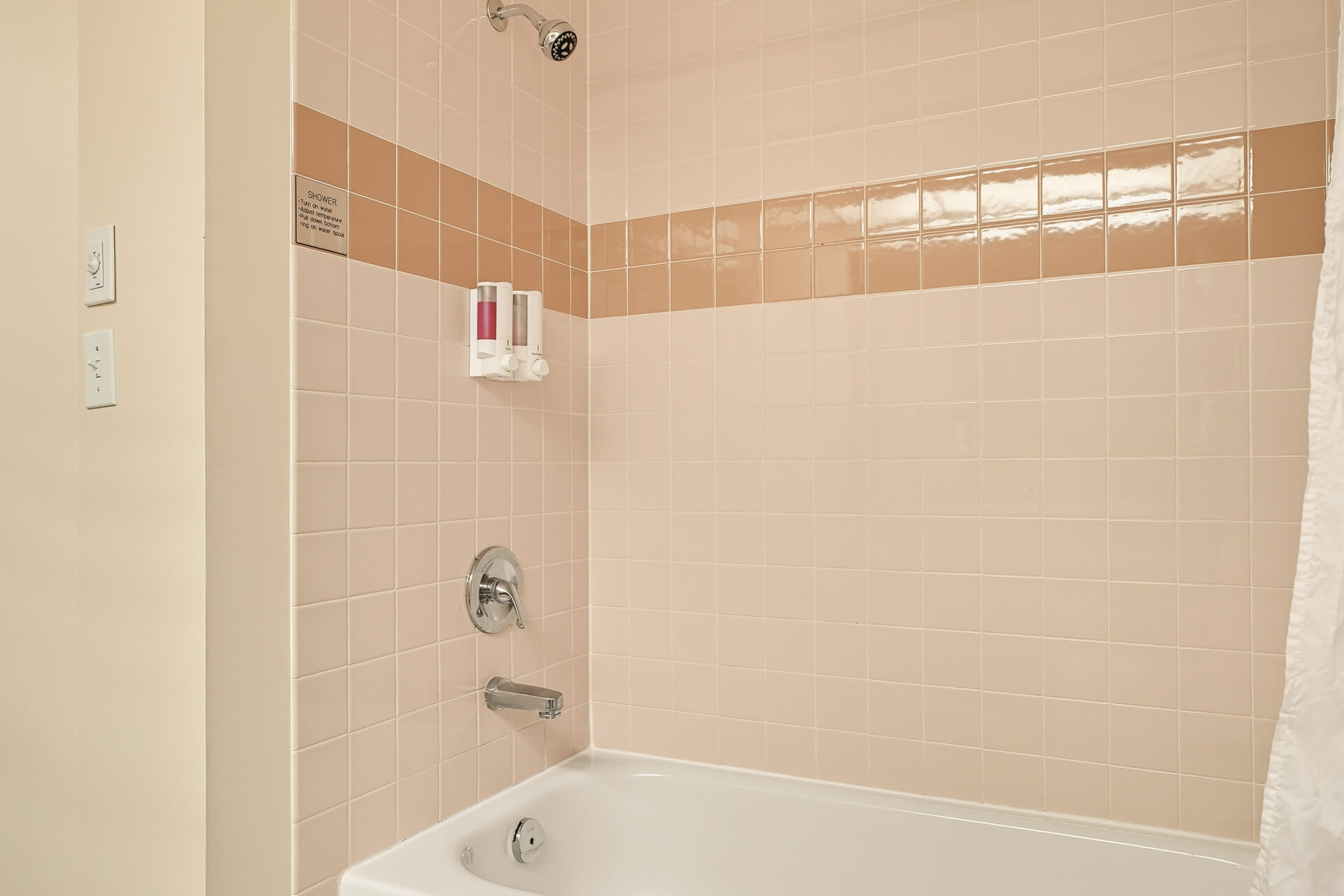 standard-room-hawood (5)