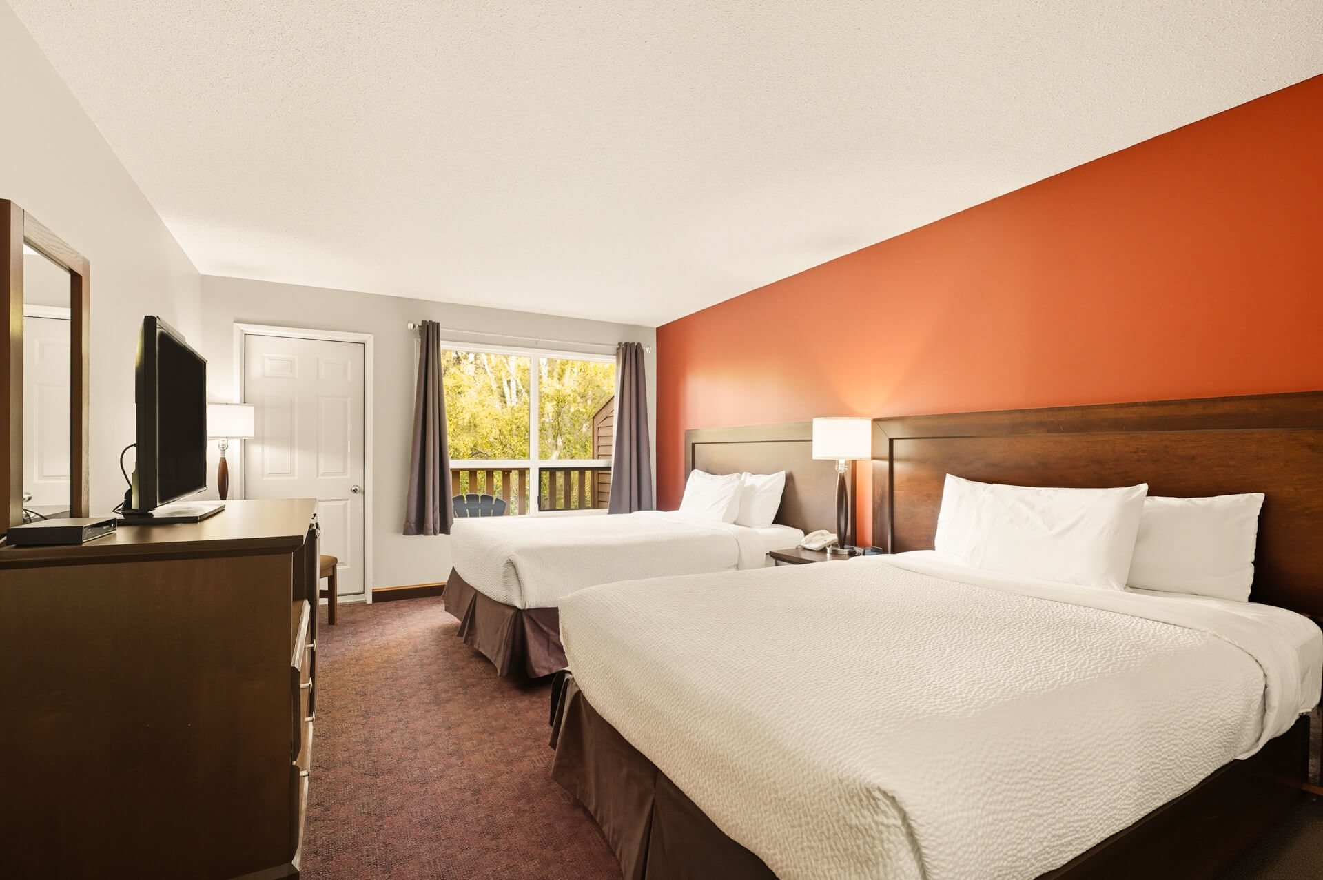 lakefront-room-hawood-inn (2)