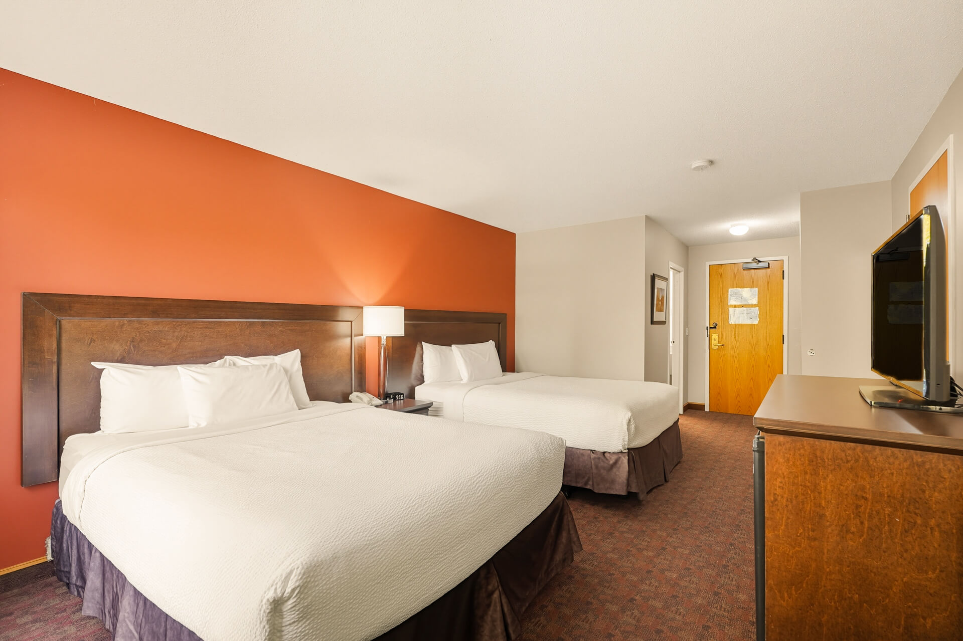 lakefront-room-hawood-inn (3)