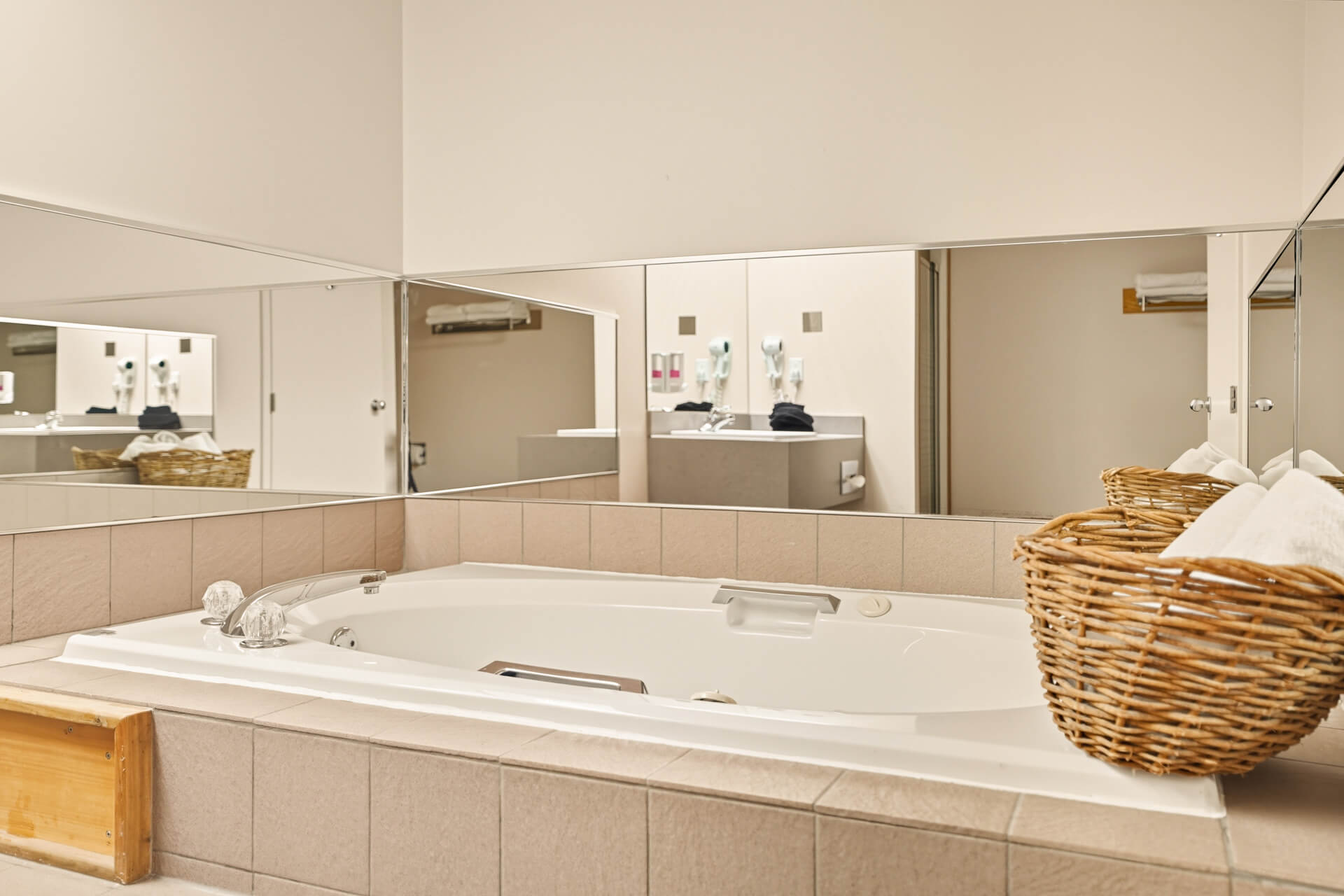 spa-room-hawood-inn (6)