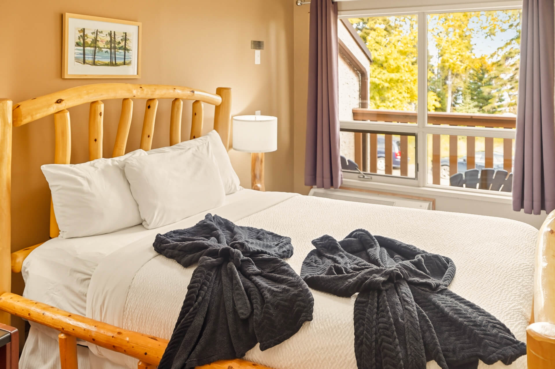 honeymoon-suite-hawood-inn (1)