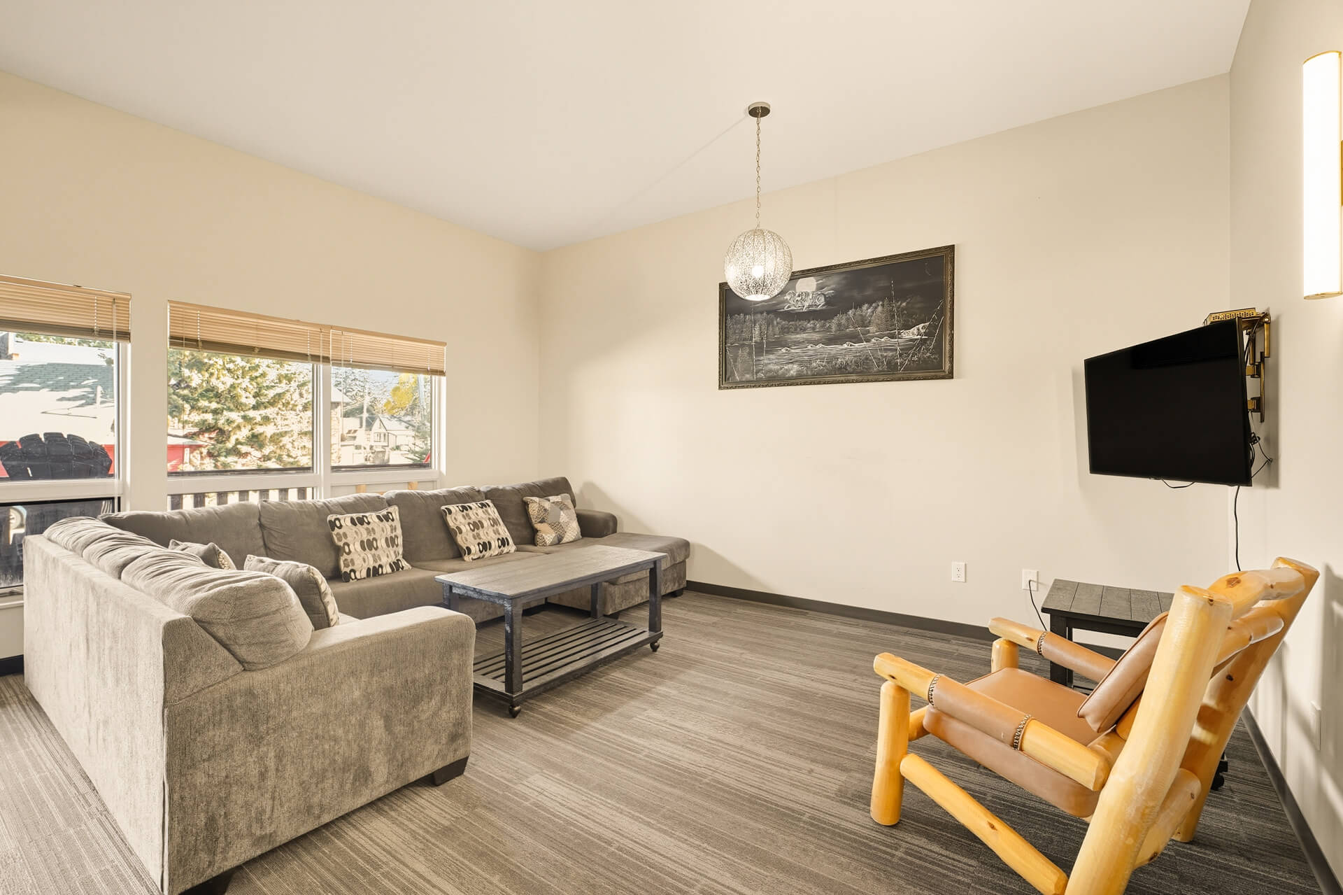 bladebone-condo-hawood-waskesiu2