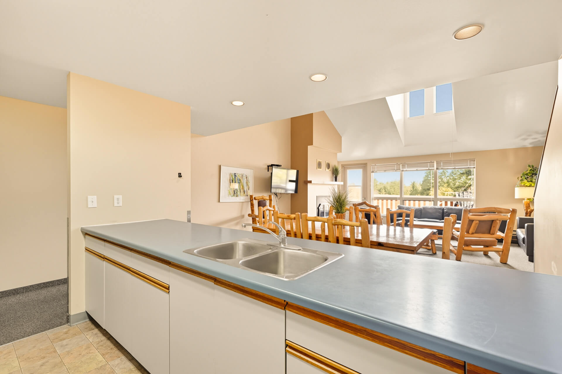 hanging-heart-condo-waskesiu (7)