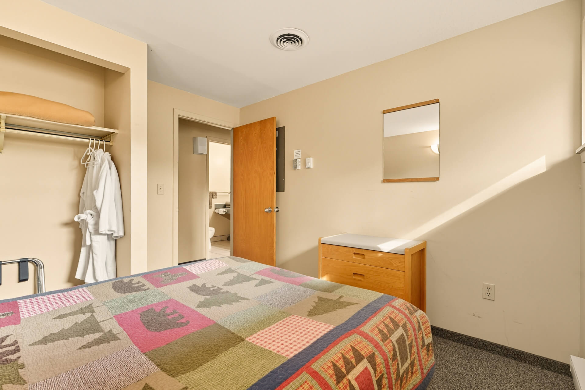 hanging-heart-condo-waskesiu (9)