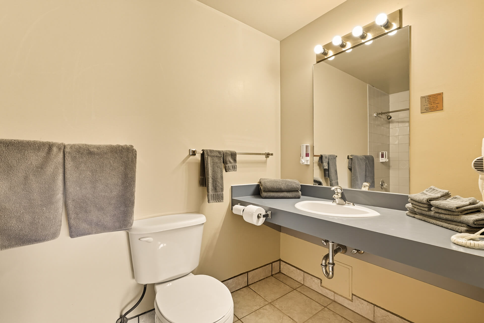 Hanging Heart Condo 13