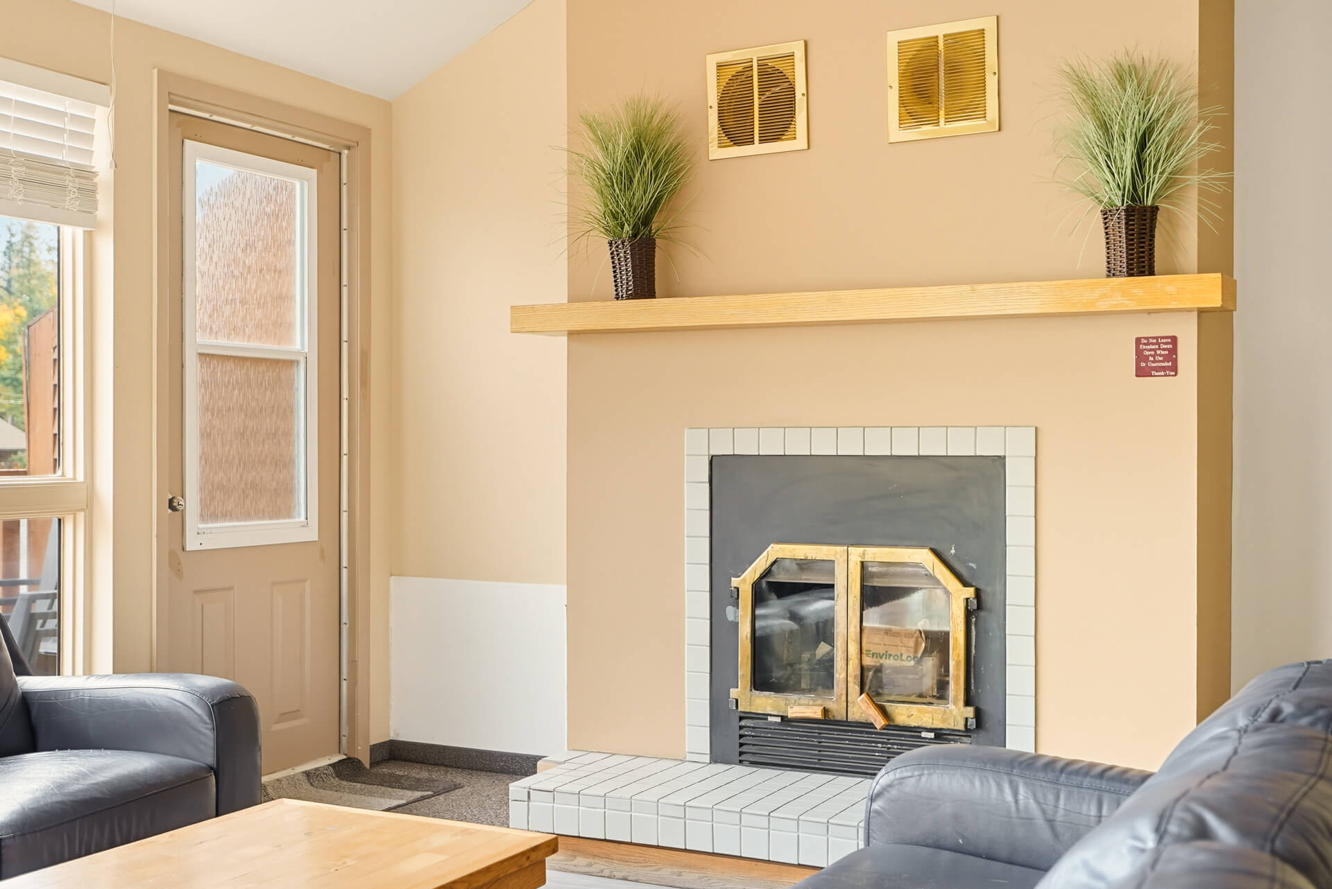 crean-deluxe-condo-waskesiu (9)