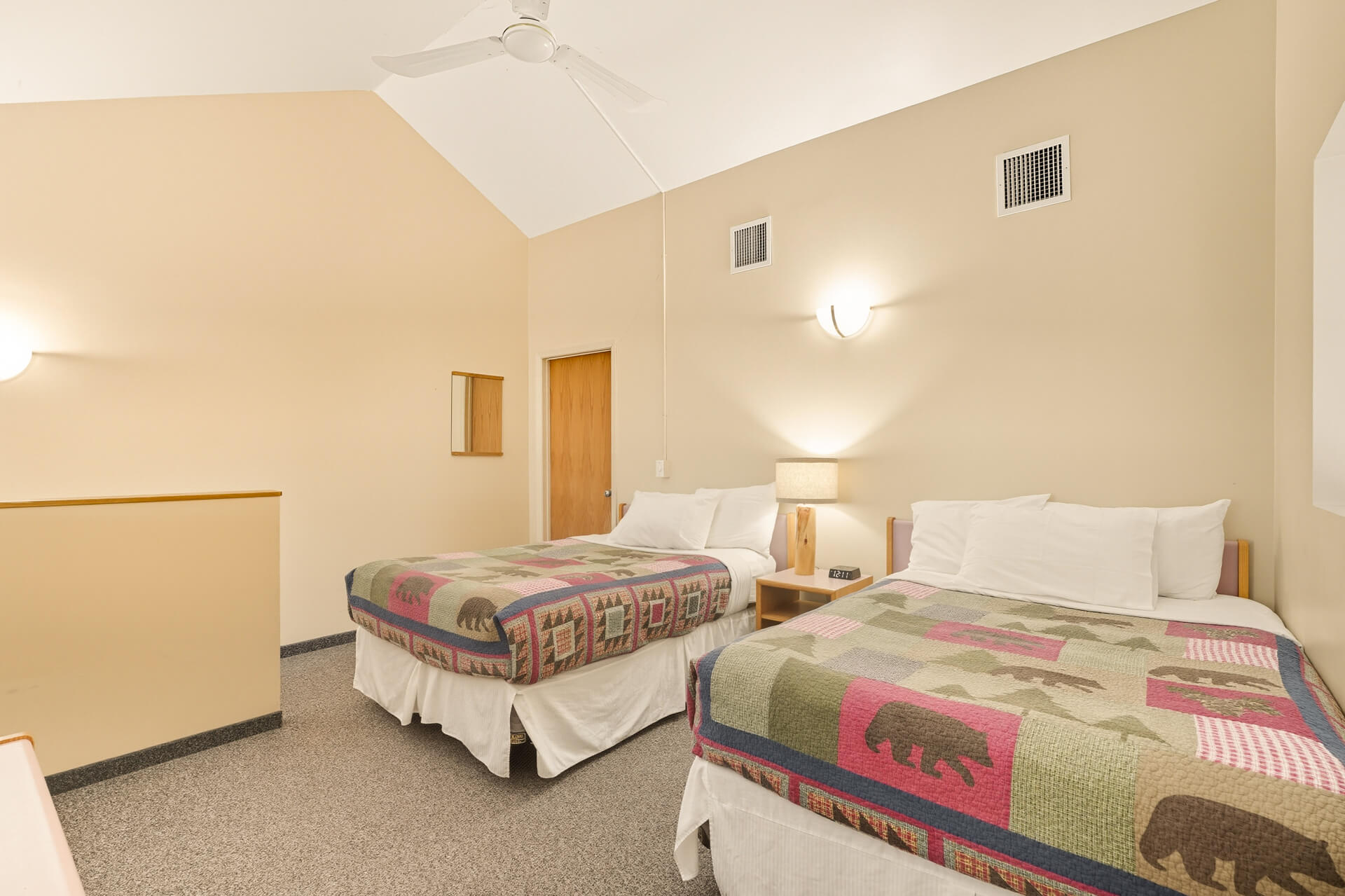 crean-deluxe-condo-waskesiu (13)