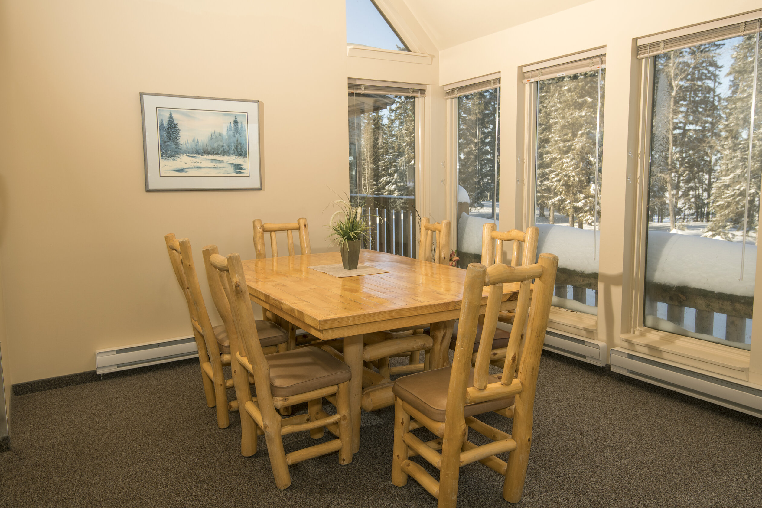 crean-deluxe-condo-waskesiu (3)