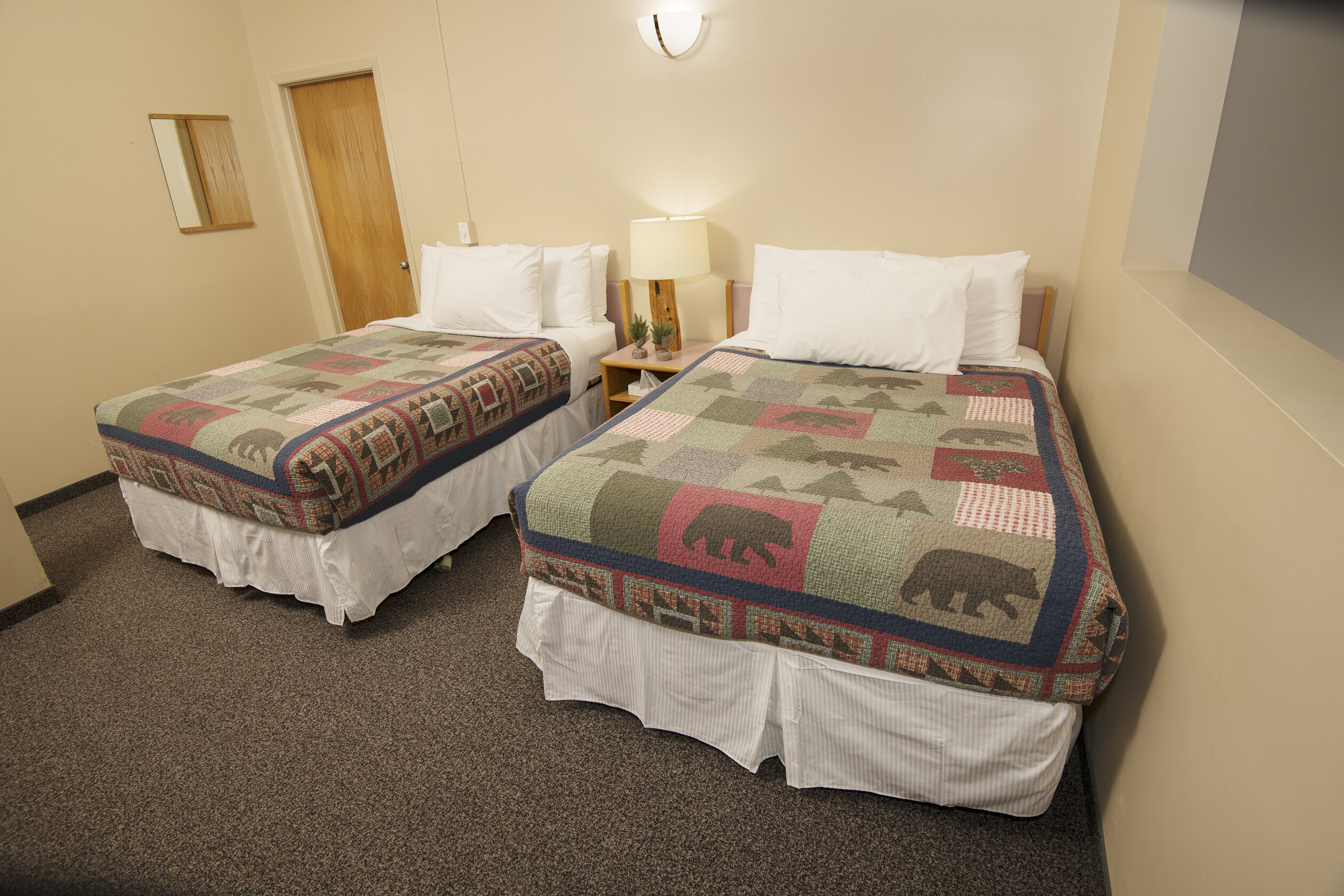 crean-deluxe-condo-waskesiu (8)